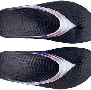 OOFOS Women OOlala  Luxe Sandal Size:8 Color Calypso